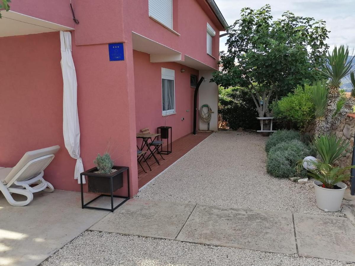 RažanacHouse For Rent Paola别墅 外观 照片